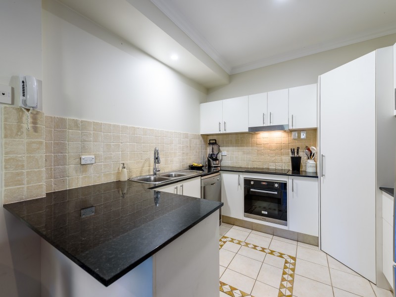 6/395 Pine Ridge Road, Runaway Bay QLD 4216