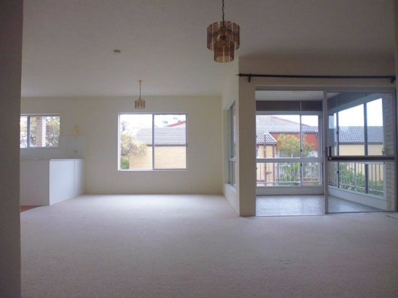 6/282 Marine Parade, Labrador QLD 4215