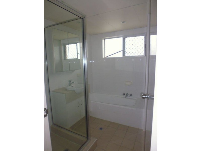 6/282 Marine Parade, Labrador QLD 4215