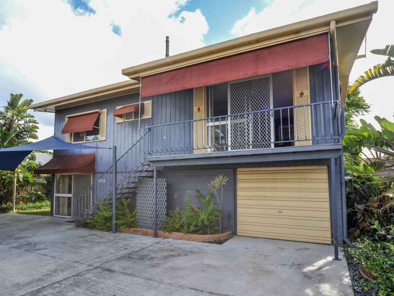 260 Bayview Street, Hollywell QLD 4216