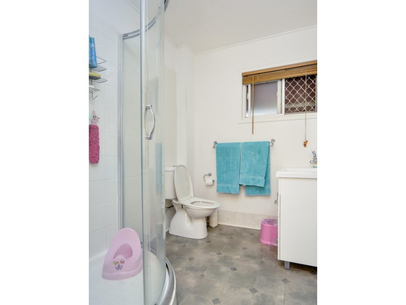 260 Bayview Street, Hollywell QLD 4216