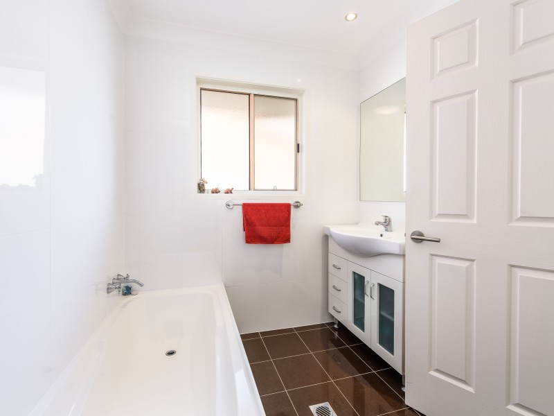 31 Arnold Palmer Drive, Parkwood QLD 4214