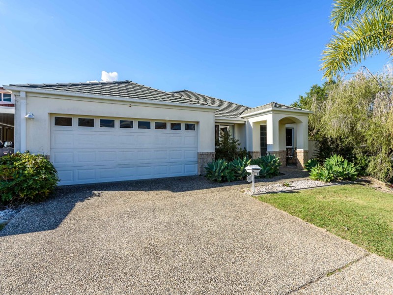 14 Leighanne Crescent, Arundel QLD 4214