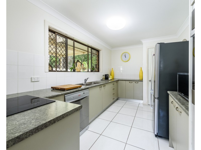 100 Columbus Drive, Hollywell QLD 4216