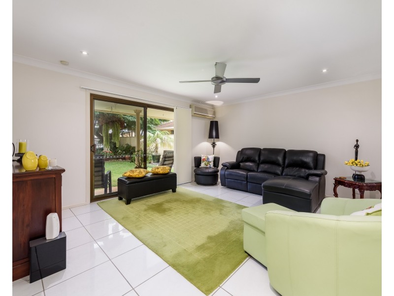 100 Columbus Drive, Hollywell QLD 4216