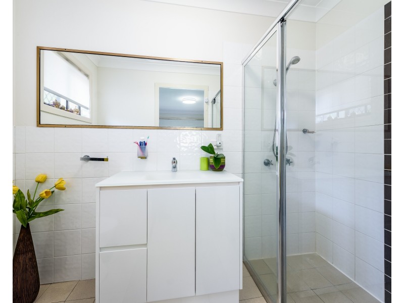 100 Columbus Drive, Hollywell QLD 4216