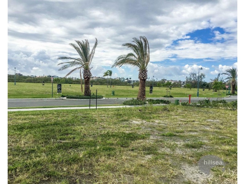 15 Havana Way, Paradise Point QLD 4216