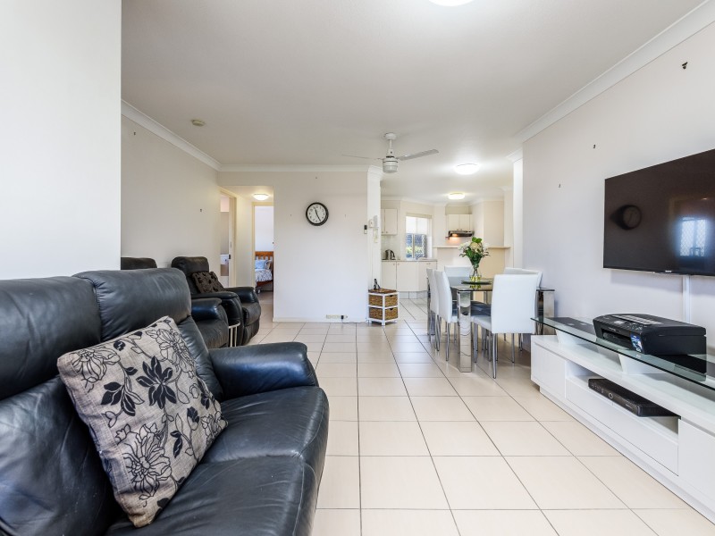 4/9 Errol Avenue, Paradise Point QLD 4216