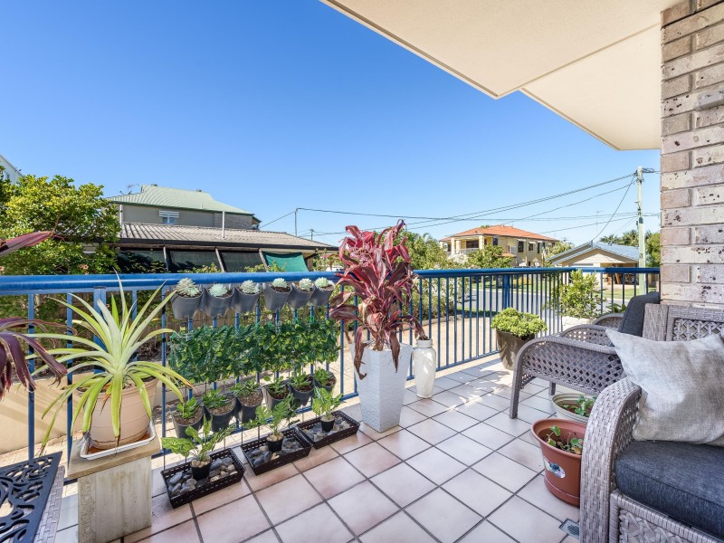 4/9 Errol Avenue, Paradise Point QLD 4216