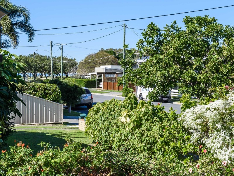 4/9 Errol Avenue, Paradise Point QLD 4216