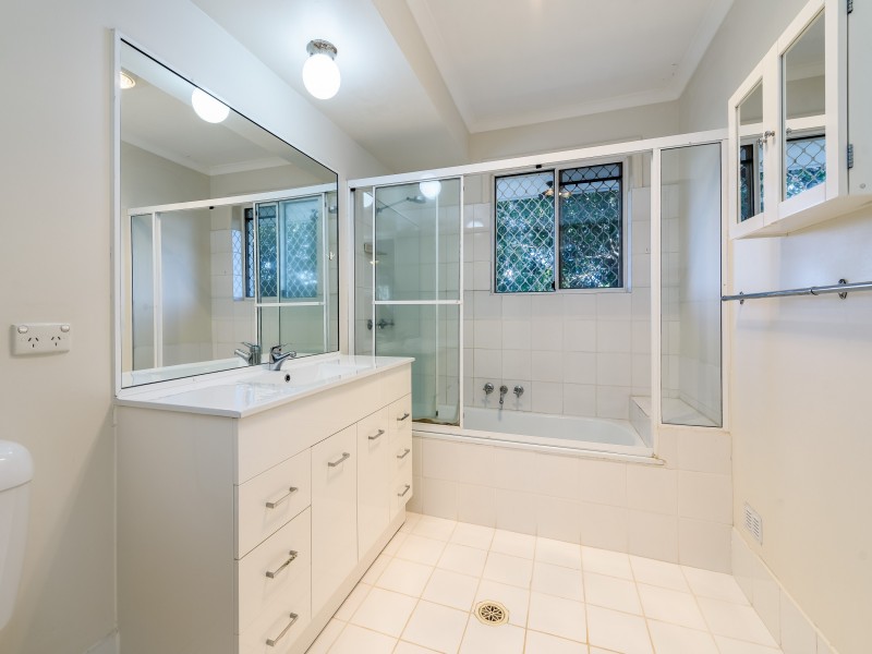 26 Zoeller Drive, Parkwood QLD 4214