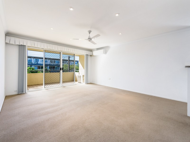 15/65 Bayview Street, Runaway Bay QLD 4216