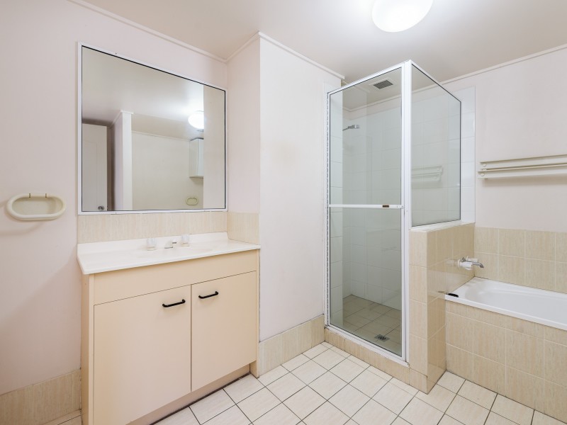 15/65 Bayview Street, Runaway Bay QLD 4216