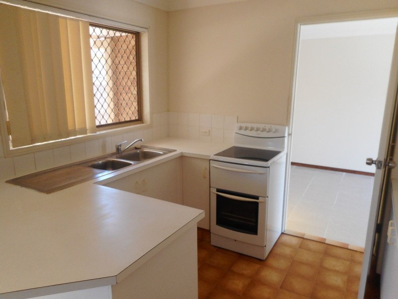 1/4 Stephanie Court, Labrador QLD 4215