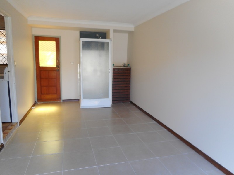 1/4 Stephanie Court, Labrador QLD 4215