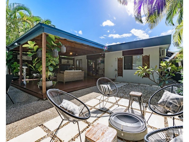 63 Nalkari Street, Coombabah QLD 4216