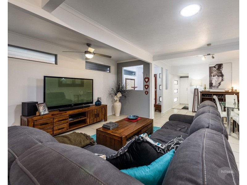 63 Nalkari Street, Coombabah QLD 4216