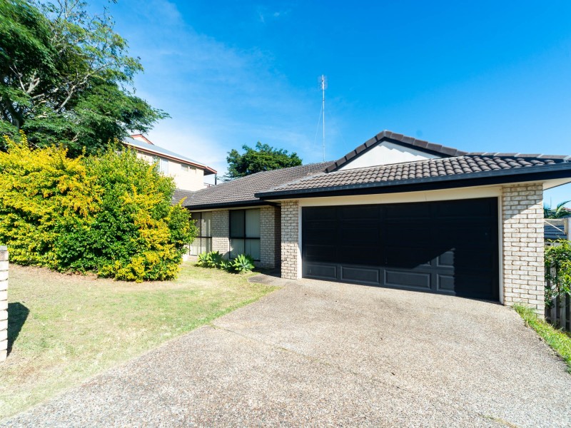 11 Hatutu Street, Pacific Pines QLD 4211