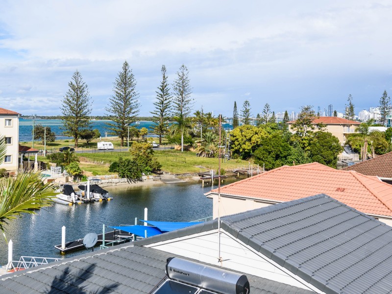 6/23-25 Madang Crescent, Runaway Bay QLD 4216