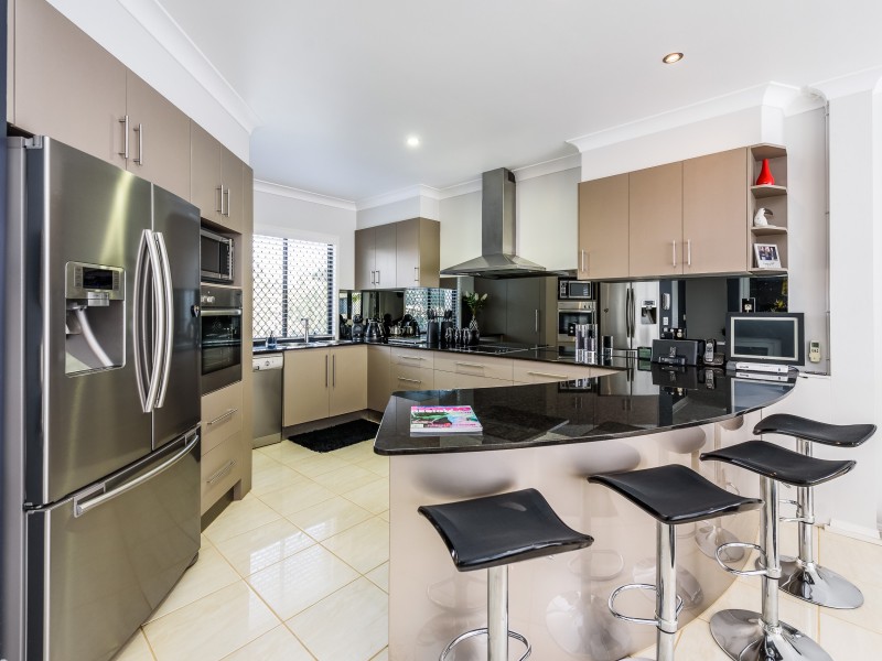 6/23-25 Madang Crescent, Runaway Bay QLD 4216