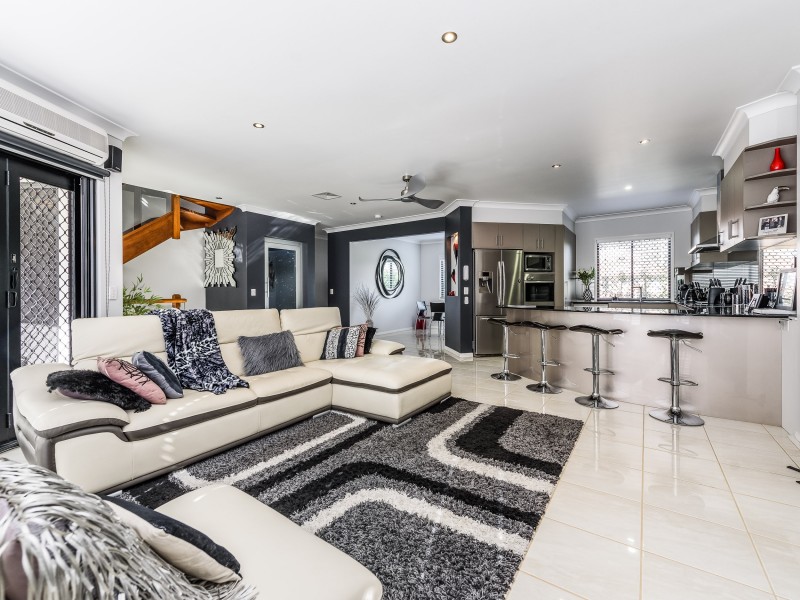 6/23-25 Madang Crescent, Runaway Bay QLD 4216