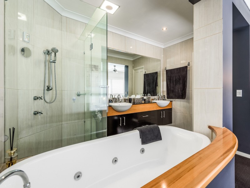 6/23-25 Madang Crescent, Runaway Bay QLD 4216