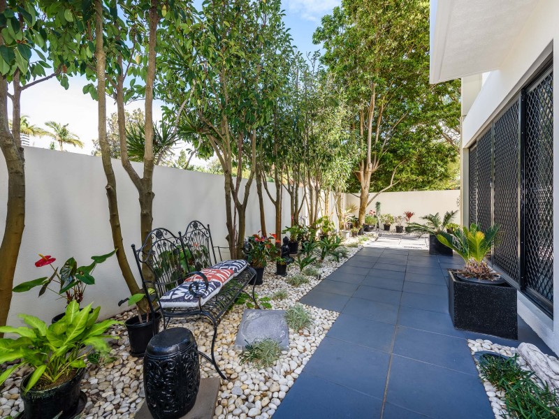 6/23-25 Madang Crescent, Runaway Bay QLD 4216