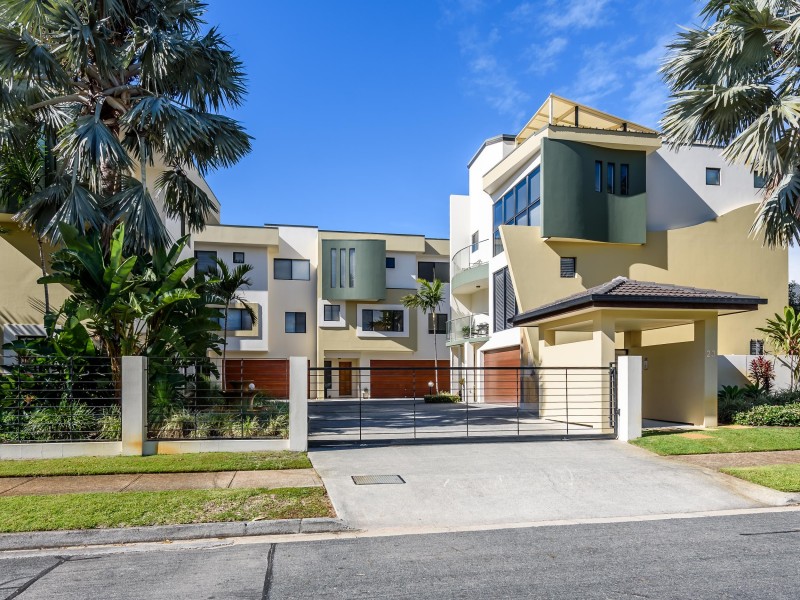 6/23-25 Madang Crescent, Runaway Bay QLD 4216