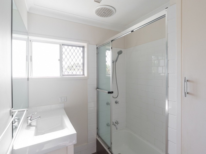 1 Kurrajong Avenue, Hollywell QLD 4216