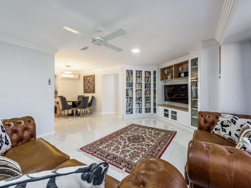30 Sundown Drive, Paradise Point QLD 4216