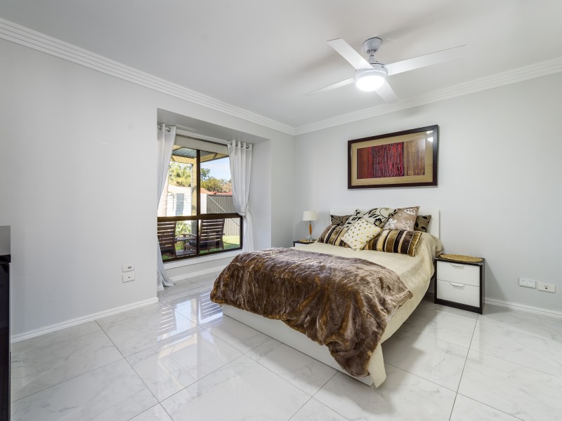 30 Sundown Drive, Paradise Point QLD 4216