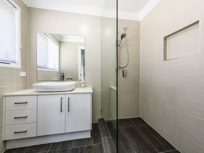 30 Sundown Drive, Paradise Point QLD 4216
