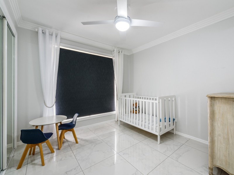 30 Sundown Drive, Paradise Point QLD 4216