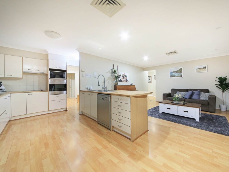 5 Portreeves Place, Arundel QLD 4214