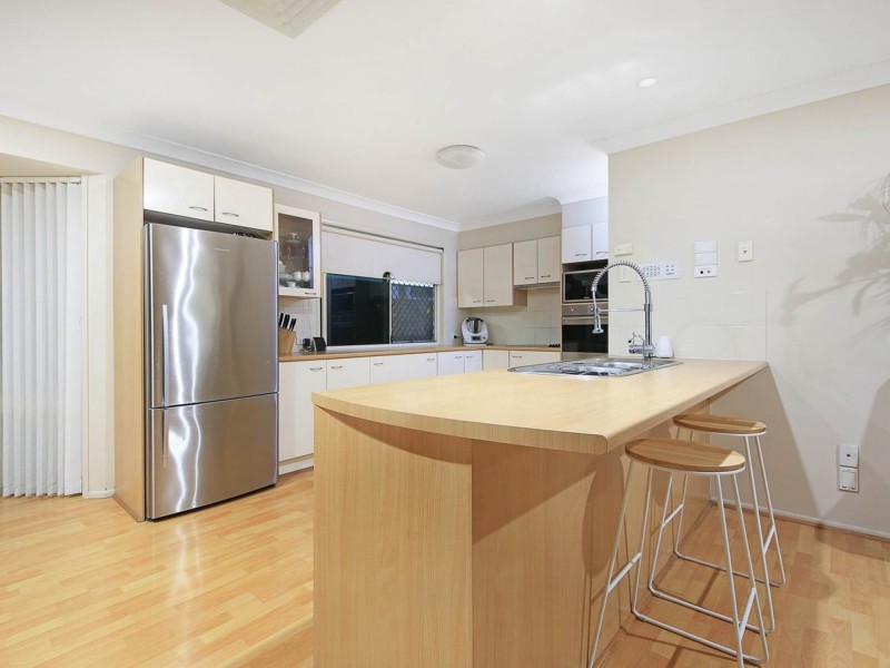 5 Portreeves Place, Arundel QLD 4214