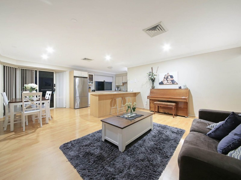 5 Portreeves Place, Arundel QLD 4214