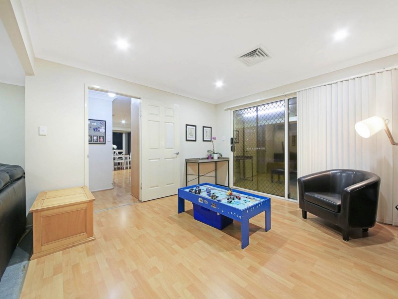 5 Portreeves Place, Arundel QLD 4214