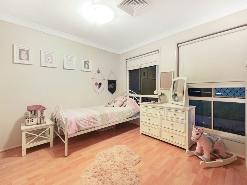 5 Portreeves Place, Arundel QLD 4214