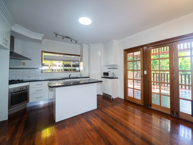 14 Billington Street, Labrador QLD 4215