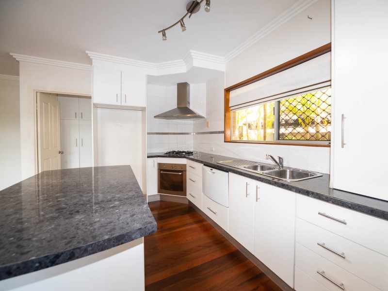 14 Billington Street, Labrador QLD 4215