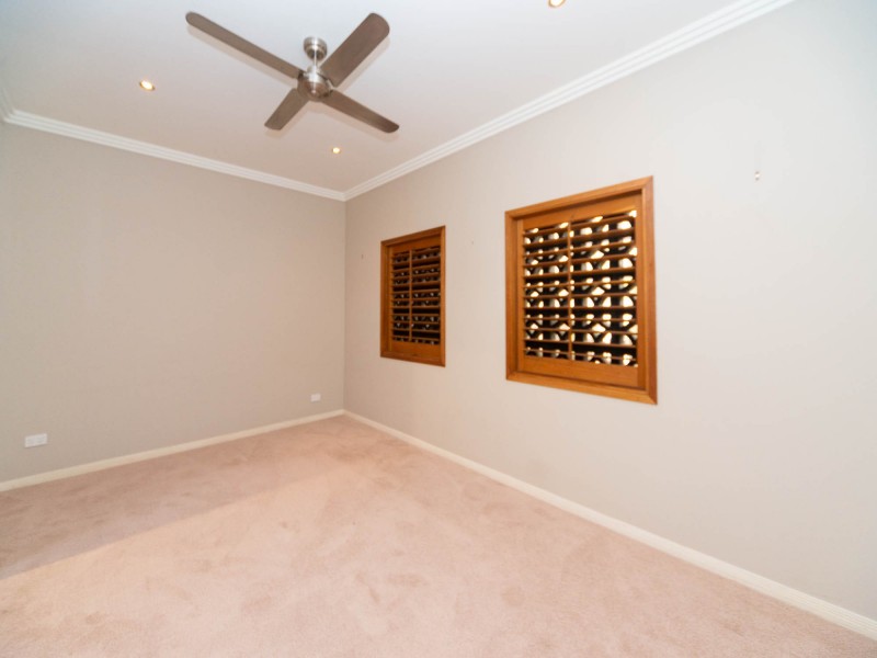 14 Billington Street, Labrador QLD 4215