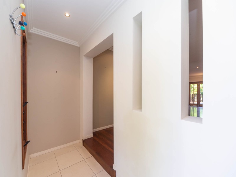 14 Billington Street, Labrador QLD 4215