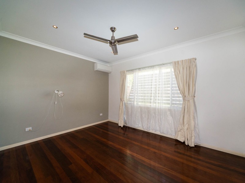 14 Billington Street, Labrador QLD 4215