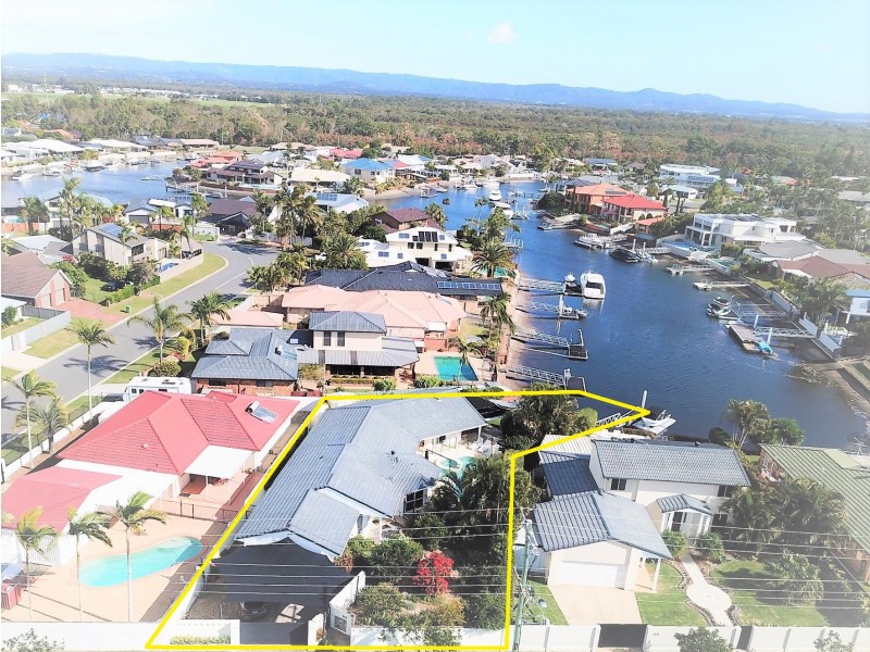 208 Bayview Street, Runaway Bay QLD 4216