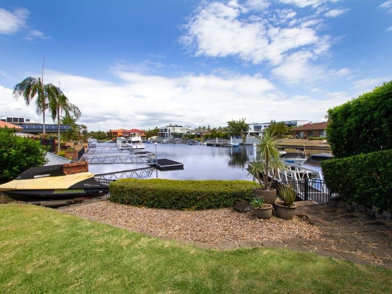 208 Bayview Street, Runaway Bay QLD 4216