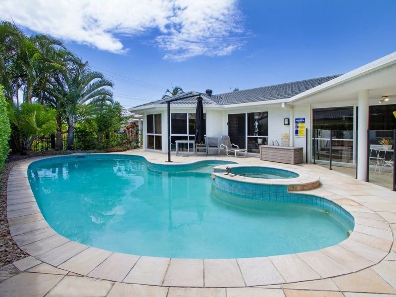 208 Bayview Street, Runaway Bay QLD 4216