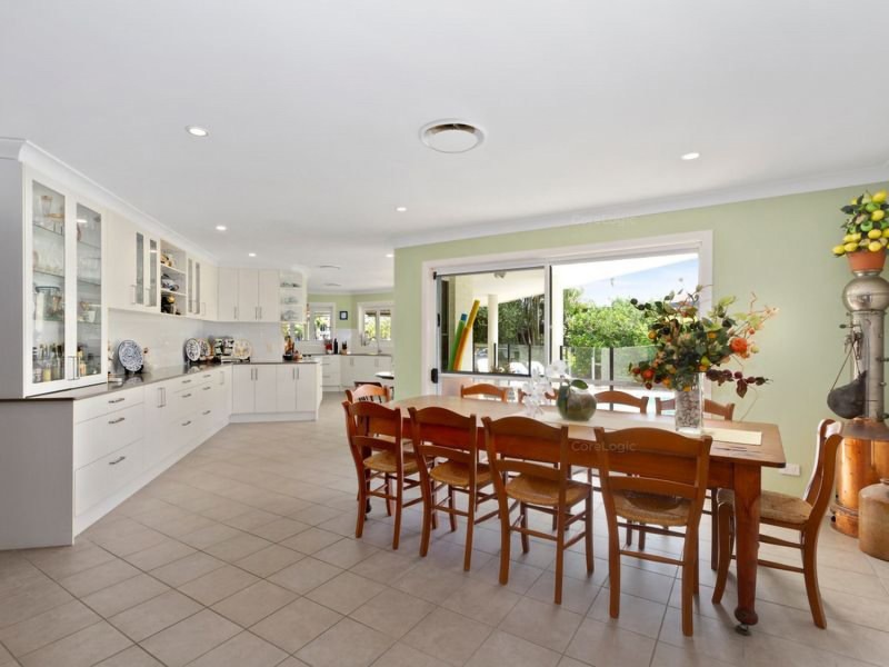 208 Bayview Street, Runaway Bay QLD 4216