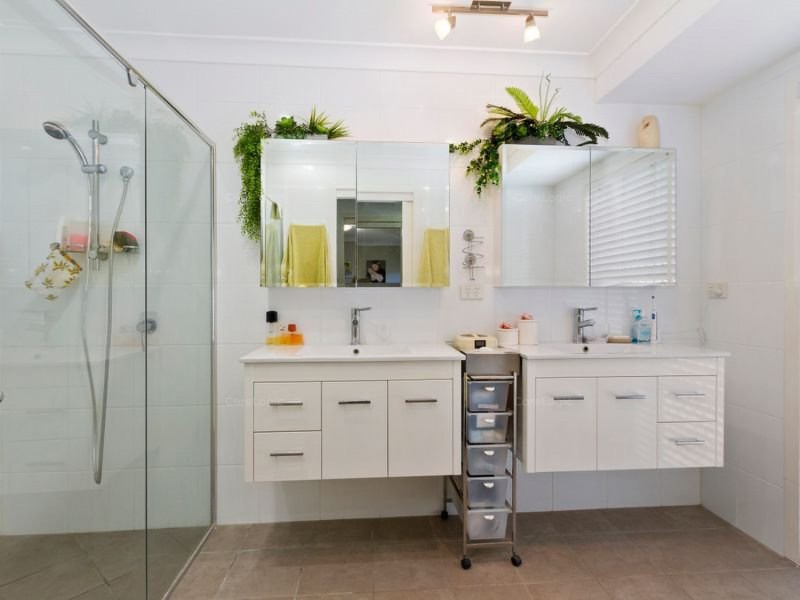 208 Bayview Street, Runaway Bay QLD 4216