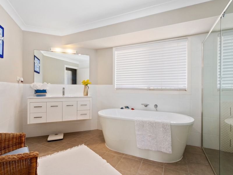 208 Bayview Street, Runaway Bay QLD 4216