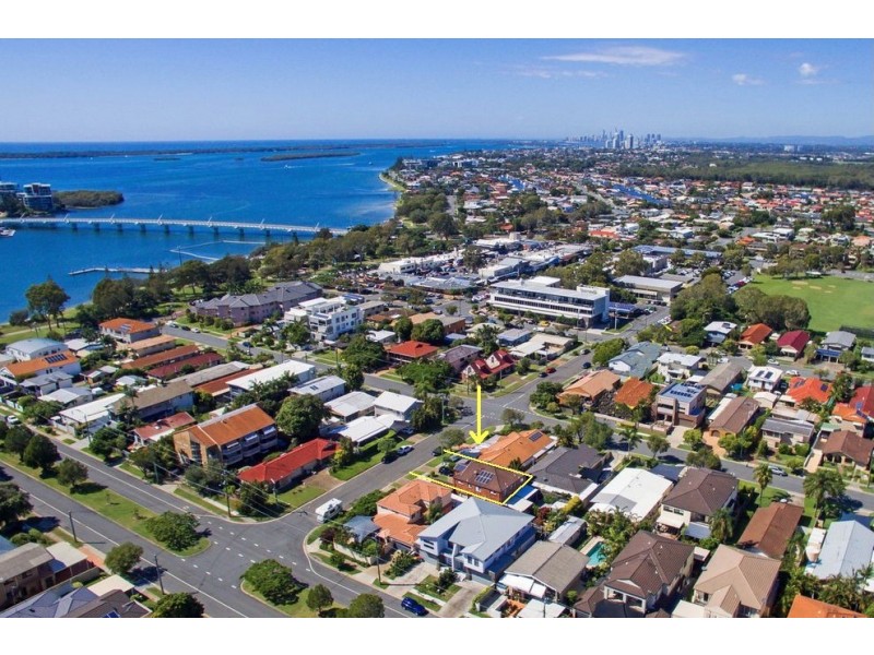 1/8 Rosalind Avenue, Paradise Point QLD 4216